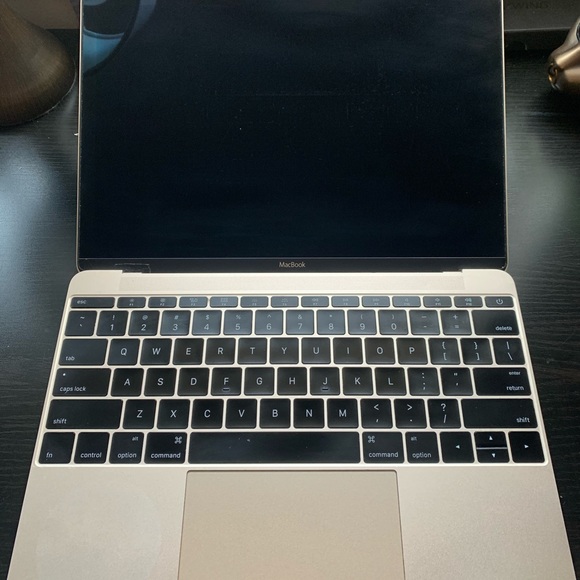 Gold MacBook 2016 Retina 12-inch, 8GB - Picture 3 of 3